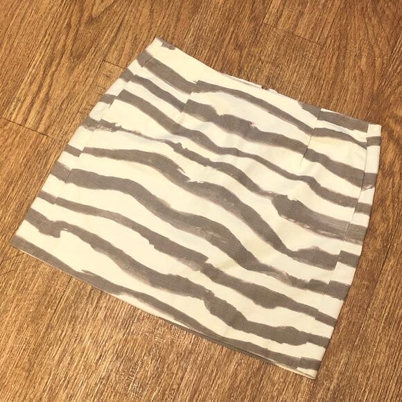 J. Crew Cream and Taupe Zebra Animal Print Paint Brush Stripe Skirt Size 2 - Picture 2 of 9